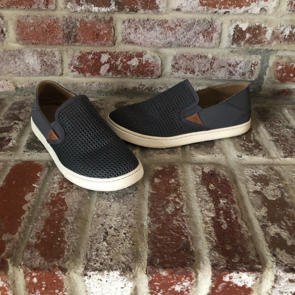 Olukai Pehuea slip on shoes